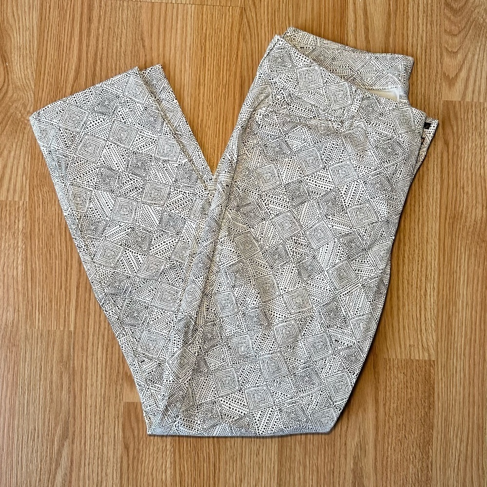 Old NAVY White and Grey Patterned Pixie Pants, Size 4